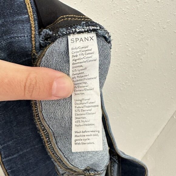 Spanx Jeggings Women’s Medium Distressed Raw Hem Pull On Skinny Leg Blue Jeans - Picture 11 of 11